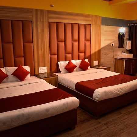 ศรีวรทา อินเตอร์เนชั่นแนล Hotel โกการ์นา ภายนอก รูปภาพ