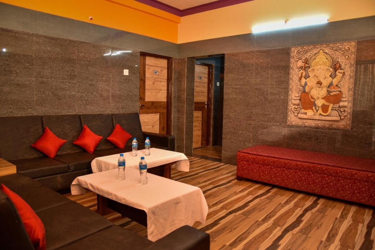 ศรีวรทา อินเตอร์เนชั่นแนล Hotel โกการ์นา ภายนอก รูปภาพ