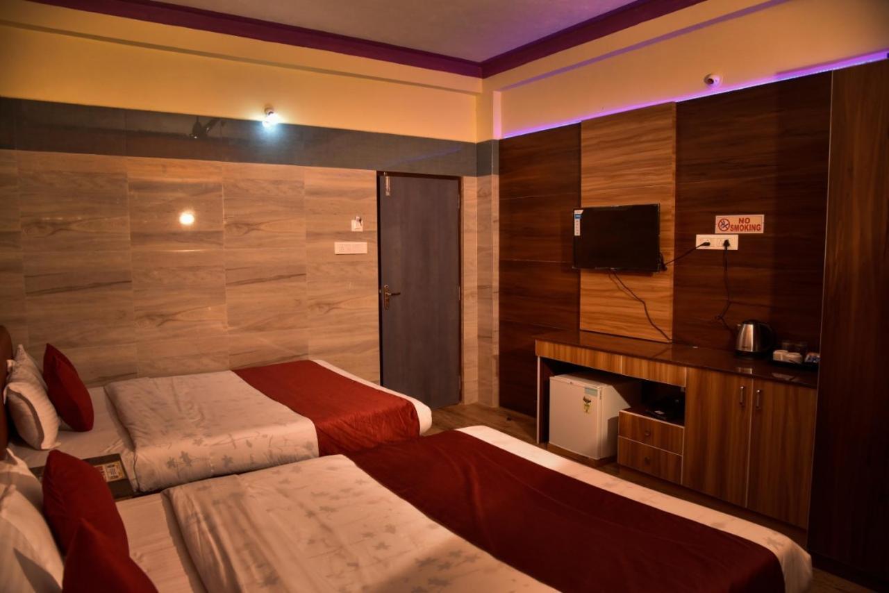 ศรีวรทา อินเตอร์เนชั่นแนล Hotel โกการ์นา ภายนอก รูปภาพ