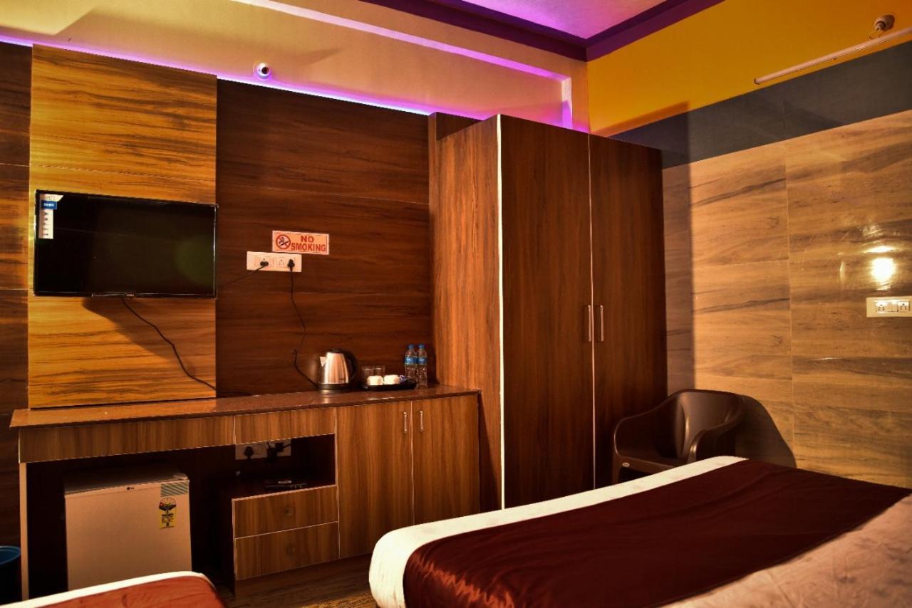 ศรีวรทา อินเตอร์เนชั่นแนล Hotel โกการ์นา ภายนอก รูปภาพ
