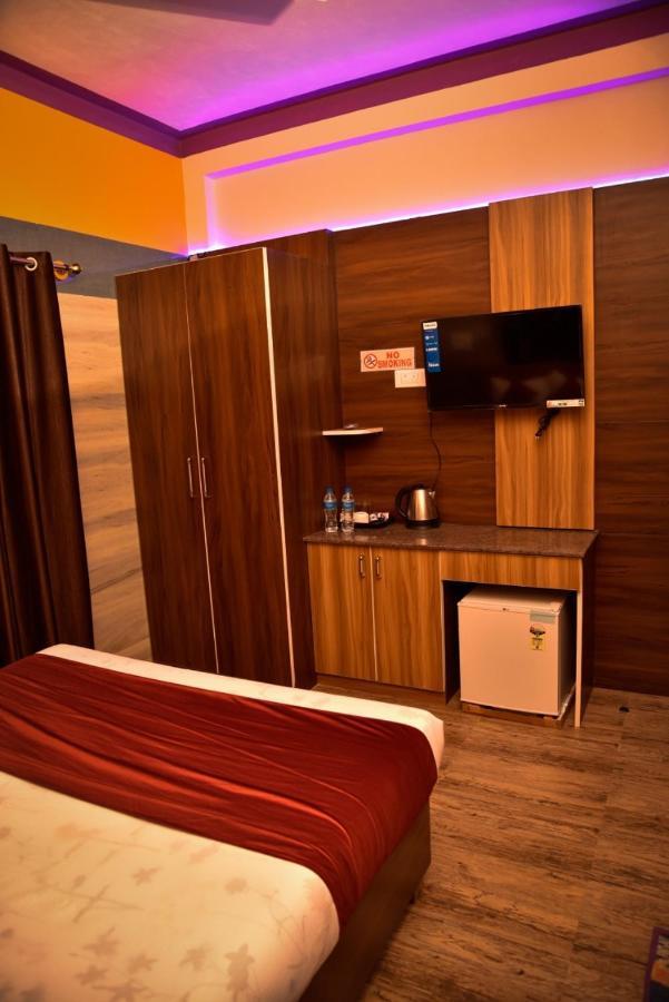 ศรีวรทา อินเตอร์เนชั่นแนล Hotel โกการ์นา ภายนอก รูปภาพ